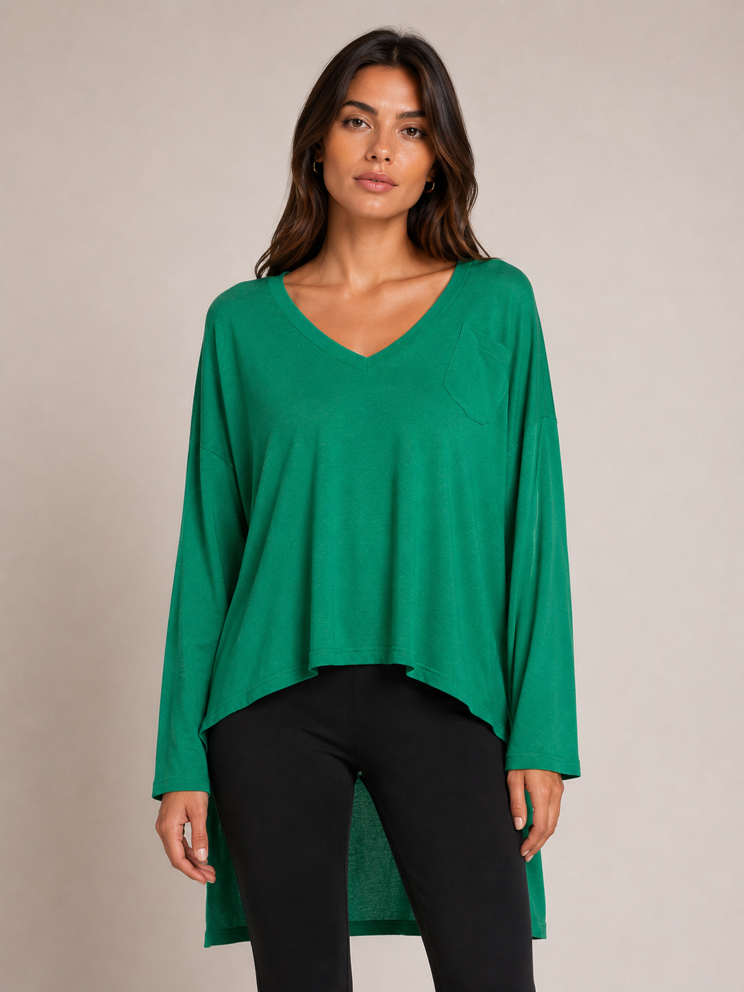 Maglia Donna Over con Scollo a V e Fondo Asimmetrico
