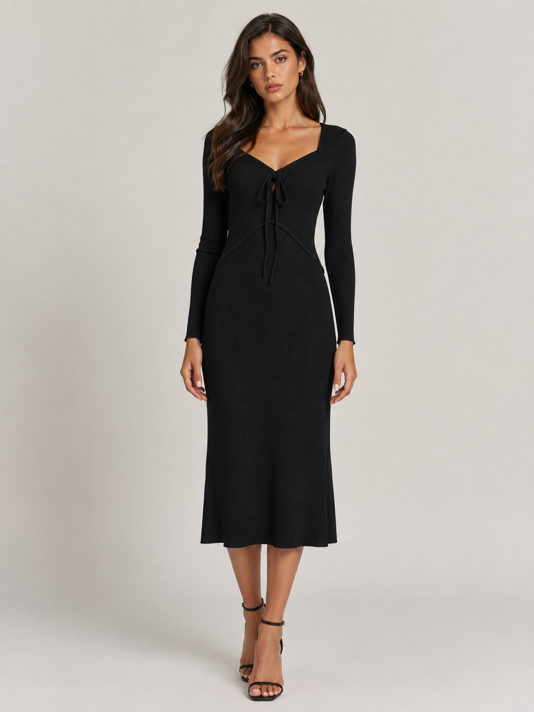 Abito Midi in Maglia a Coste con Scollo a Cuore e Laccetti