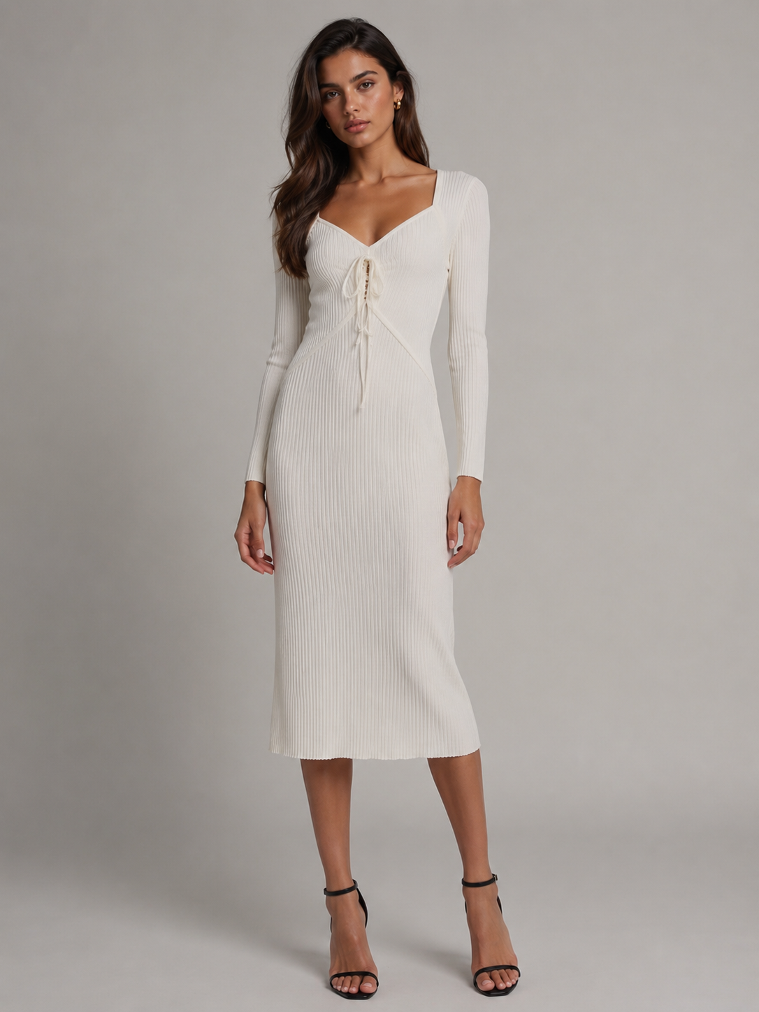 Abito Midi in Maglia a Coste con Scollo a Cuore e Laccetti
