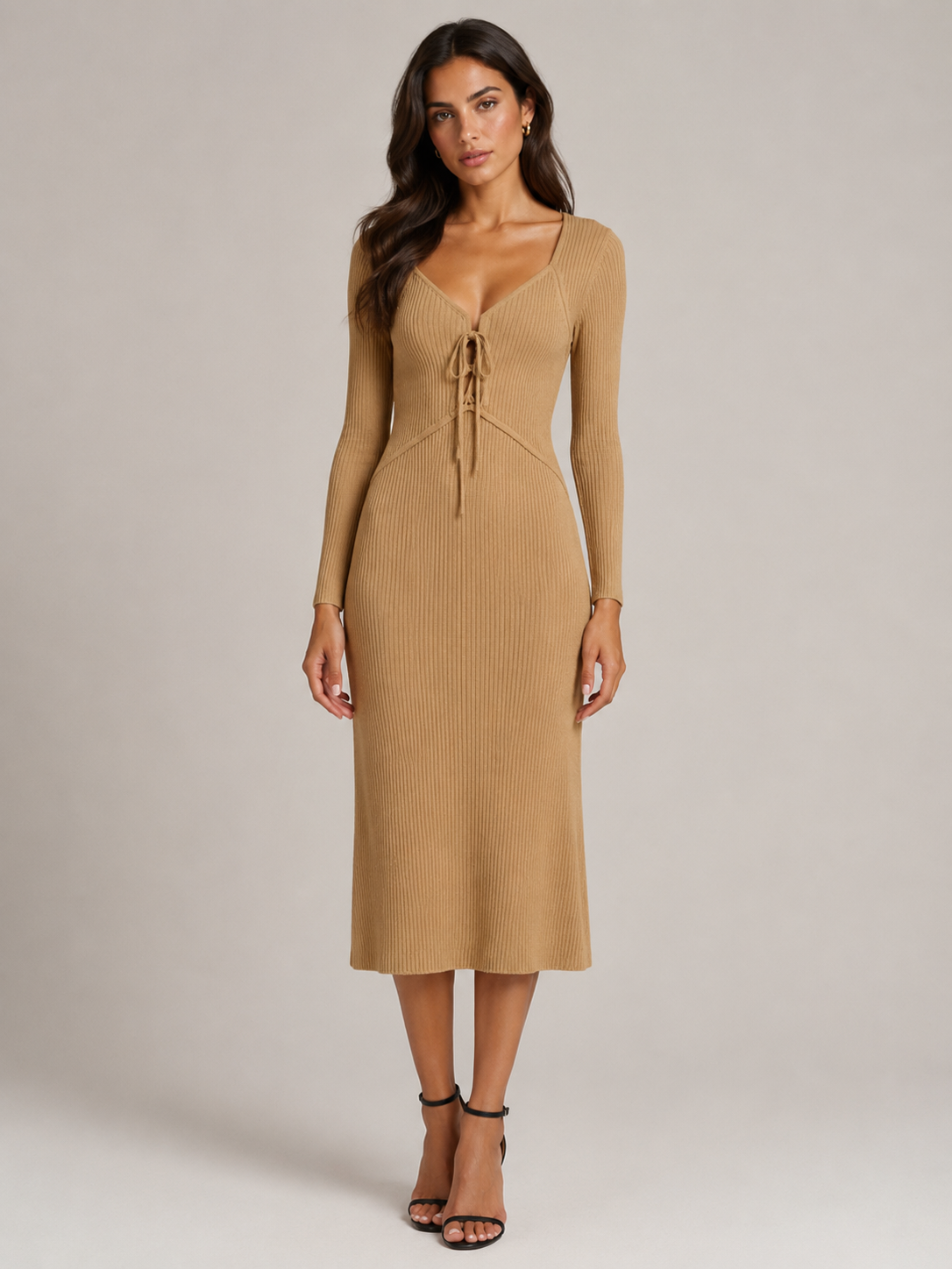Abito Midi in Maglia a Coste con Scollo a Cuore e Laccetti