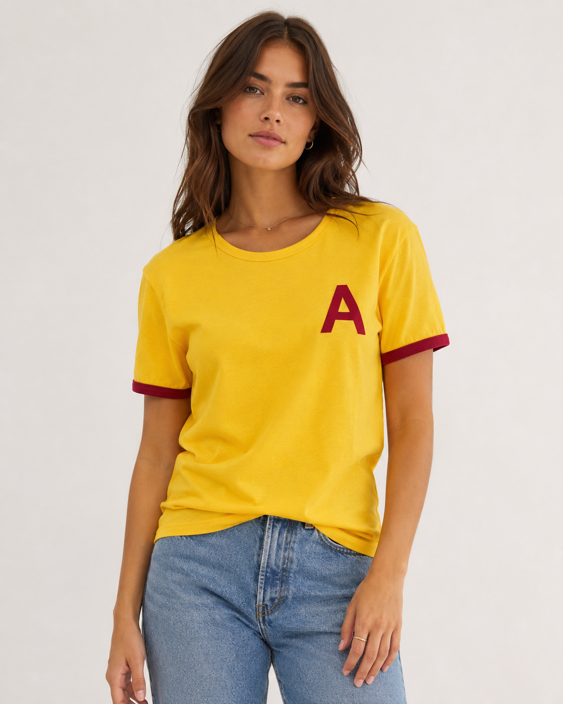 T-shirt Donna con Bordi a Contrasto e Stampa "A"